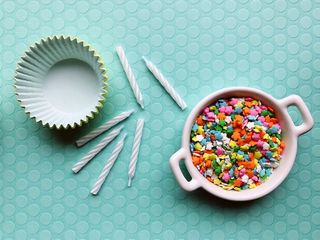 生日，庆祝活动，生日聚会，生日蜡烛，纸杯蛋糕，装饰，开朗，厨房用具