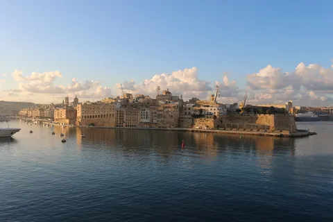 白色混凝土建筑,msc divina,邮轮,站点,邮轮,湖泊,旅游,邮轮 白色混凝土建筑,msc divina,邮轮,站点,邮轮,湖泊,旅游,邮轮