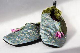 鞋子、拖鞋，时尚、时尚、新潮、非凡、独特、轻松