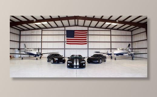 照片，三辆，黑色，车辆，两辆，白色，飞机，轻巡洋舰