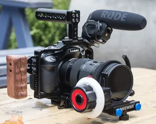 黑色专业摄像机