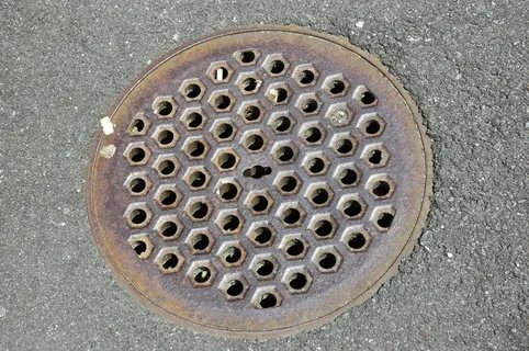 gulli,gullideckel,人孔盖,人孔盖,废水,圆,几何形状,形状 gulli,gullideckel,人孔盖,人孔盖,废水,圆,几何形状,形状