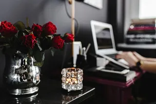 内政部的粉红色办公桌