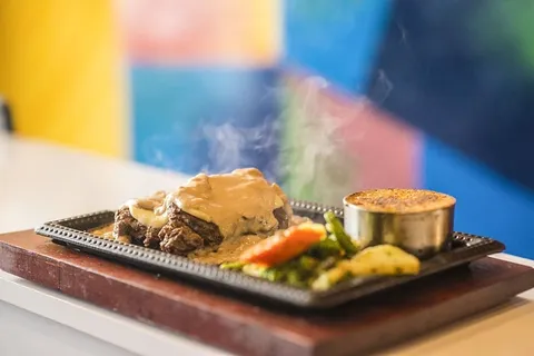 食物盘的选择性聚焦照片