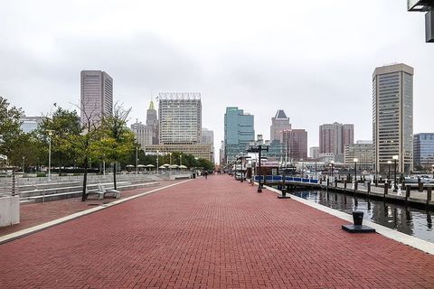 马里兰州巴尔的摩海滨附近的砖砌人行道。 马里兰州巴尔的摩海滨附近的砖砌人行道。