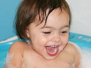 幼儿沐浴、泡泡、沐浴、浴室、沐浴、儿童、女孩、泡沫