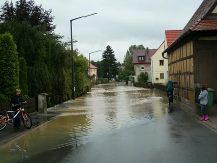高水位、道路、洪水、戈斯伯格、洪水、水、泥浆、损坏 高水位、道路、洪水、戈斯伯格、洪水、水、泥浆、损坏