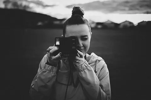 一个女人的黑白照片 一个女人的黑白照片