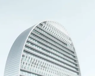 玻璃建筑，白色，涂漆，建筑，建筑，基础设施，设计，蓝色