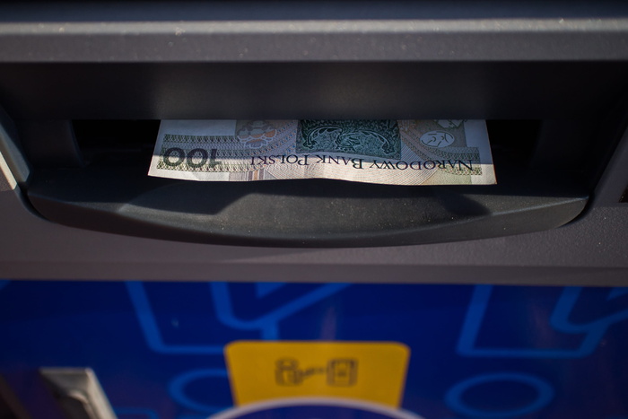 100张钞票、atm、100兹罗提、美元、黄金、货币、现金、付款