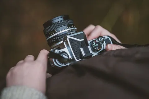 人,手持,黑色,灰色,单反相机,人,手,相机 人,手持,黑色,灰色,单反相机,人,手,相机