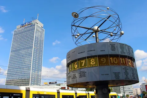 城市、地标、云、街道、亚历山大广场、建筑、柏林、蓝色 城市、地标、云、街道、亚历山大广场、建筑、柏林、蓝色