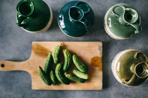 欧芹、黄瓜、青豆和其他绿色植物