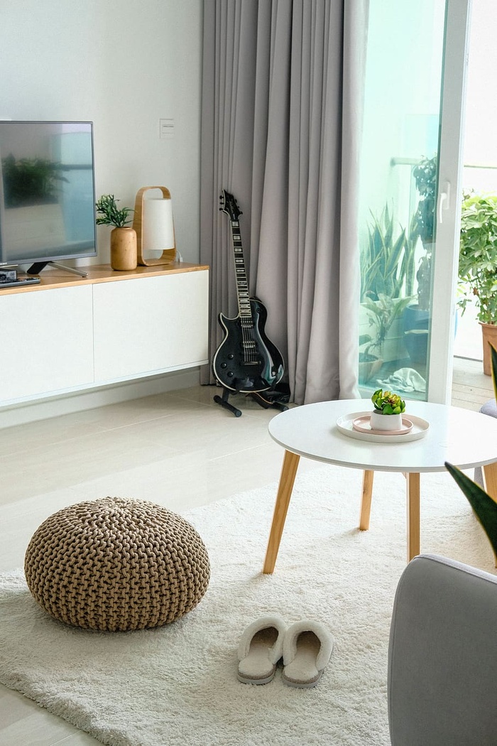 家庭室内，室内，家庭房间，桌子，家具，窗户，没有人，家