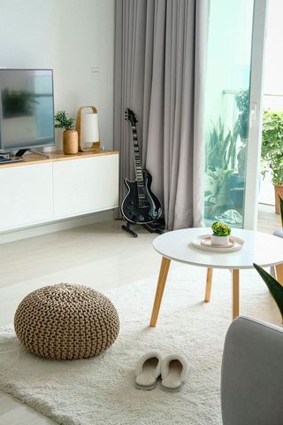 家庭室内，室内，家庭房间，桌子，家具，窗户，没有人，家