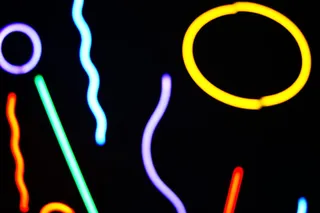 各种颜色的插图、图案、形状、光、霓虹灯、颜色、多色、黑色背景