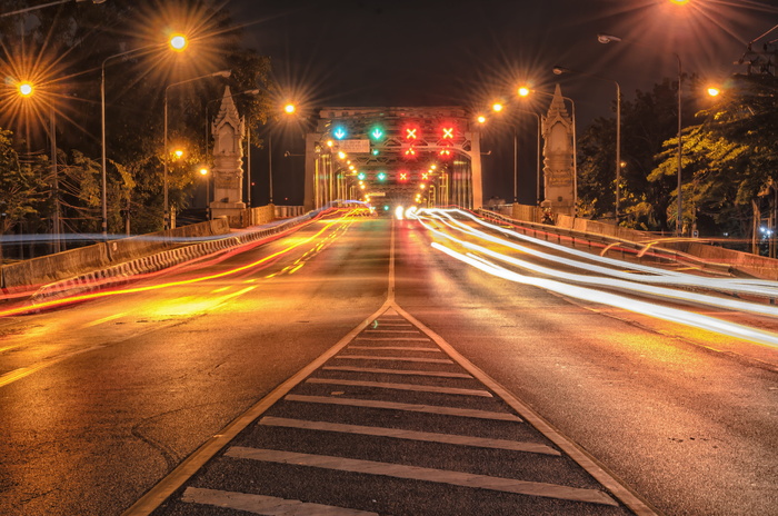 桥梁、道路、车道、桥梁施工长曝光、慢快门、夜间、照明、速度