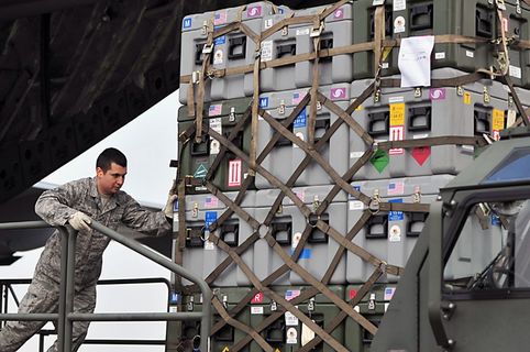 加载，加载，军队，军队，工作，工作，一个人，真实的人