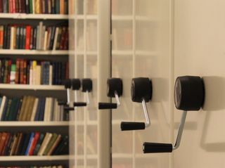 仓库、库存、书籍、书架、钢笔、货架、保险箱、地下室