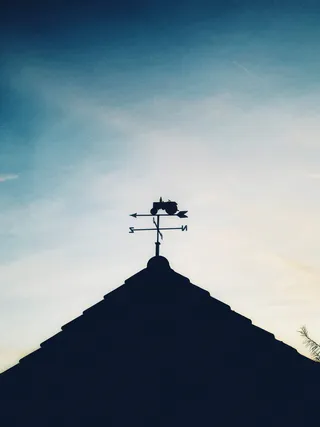 荷兰，拉文斯坦，圣威尔伯斯特拉特3，天空，剪影，低角度视图，风向标，自然