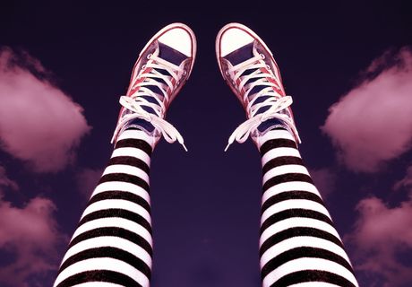 个人，穿着，配对，红黑鞋，鞋，鞋，运动鞋，腿