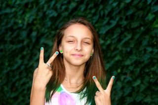 女孩，人类，活动，笑，笑，一个人，肖像，微笑