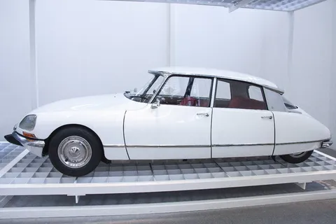 ds 21,汽车,雪铁龙,1955-1975,全四轮,油气悬架,设计师,andrélefèbvre ds 21,汽车,雪铁龙,1955-1975,全四轮,油气悬架,设计师,andrélefèbvre
