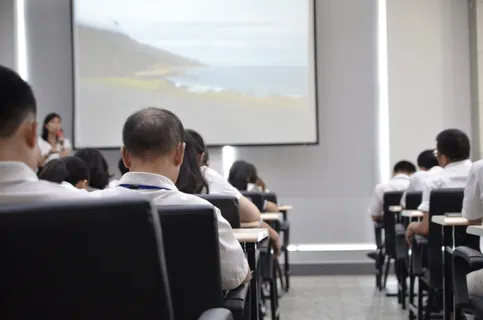 白色,黑色,投影仪屏幕,投影仪,屏幕,办公室,会议,会议室 白色,黑色,投影仪屏幕,投影仪,屏幕,办公室,会议,会议室