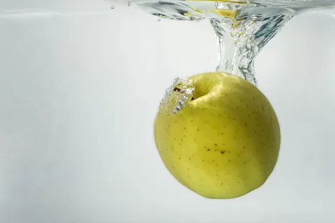 水上水果,苹果,水,自然,波浪,健康饮食,水果,新鲜 水上水果,苹果,水,自然,波浪,健康饮食,水果,新鲜