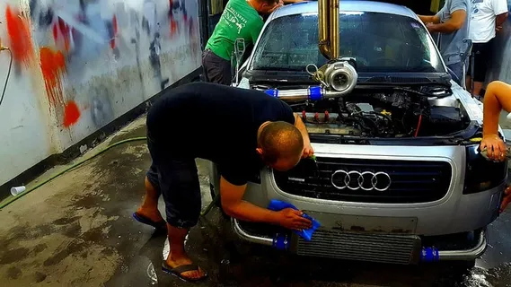 四,男人,汽车,工作,银色奥迪,车内,车间,汽车 四,男人,汽车,工作,银色奥迪,车内,车间,汽车