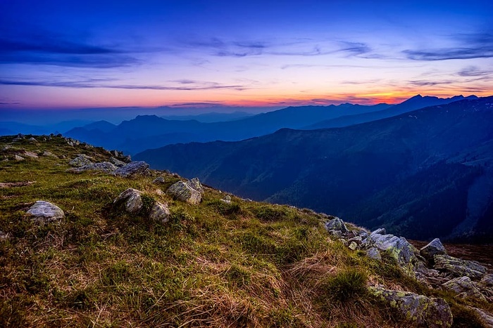 风景摄影，巨山，山顶，风景，山，绿色，草，岩石