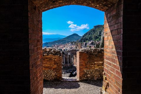 景观、山脉、房屋、地标、拱门、建筑、砖块、日光