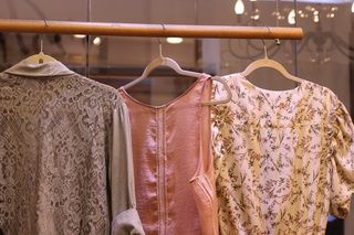 时尚、服装、衬衫、精品店、女性、衣架、商店、悬挂