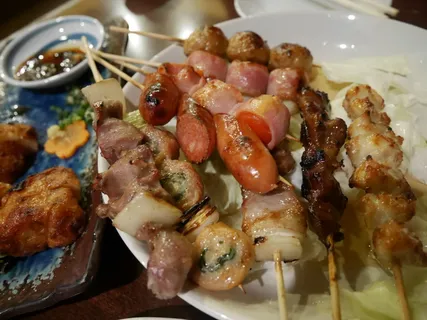 日本,美食,博多,烤鸡,旅游,酒馆,工薪工人,食品和饮料 日本,美食,博多,烤鸡,旅游,酒馆,工薪工人,食品和饮料