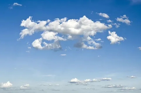白色,云,白天,天空,户外,风景,宁静,平流层 白色,云,白天,天空,户外,风景,宁静,平流层