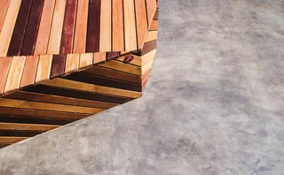 木制边缘的特写照片