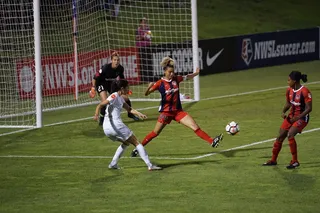 运动，团队运动，足球，草地，运动员，运动设备，比赛