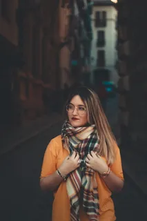 户外女士,服装,服饰,人,人,围巾,配件,配饰 户外女士,服装,服饰,人,人,围巾,配件,配饰