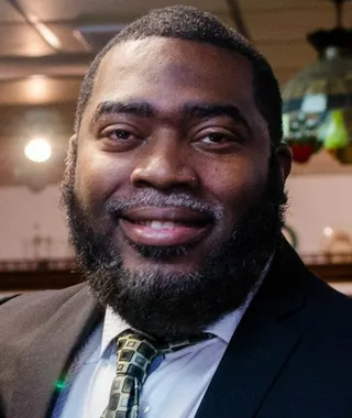 eber devine，eber devine philadelphia，eber devine group，eber development llc，eber development，the daily pennsylvanian，one person，肖像