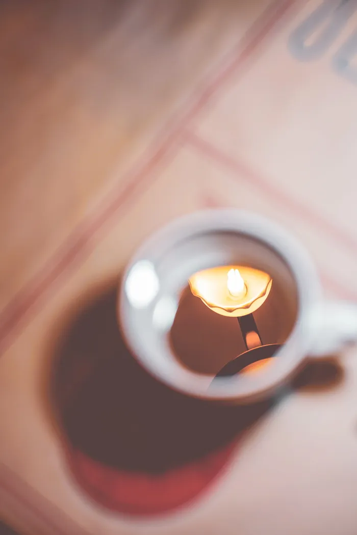 茶杯选择性聚焦照片