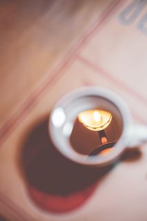 茶杯选择性聚焦照片