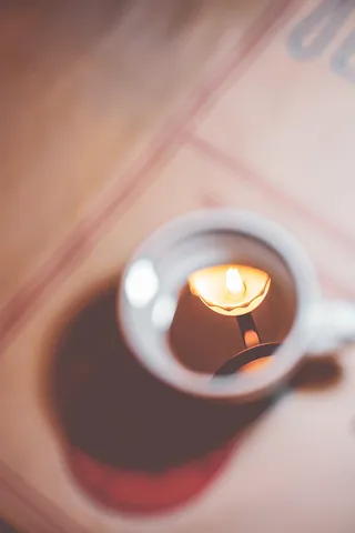 茶杯选择性聚焦照片