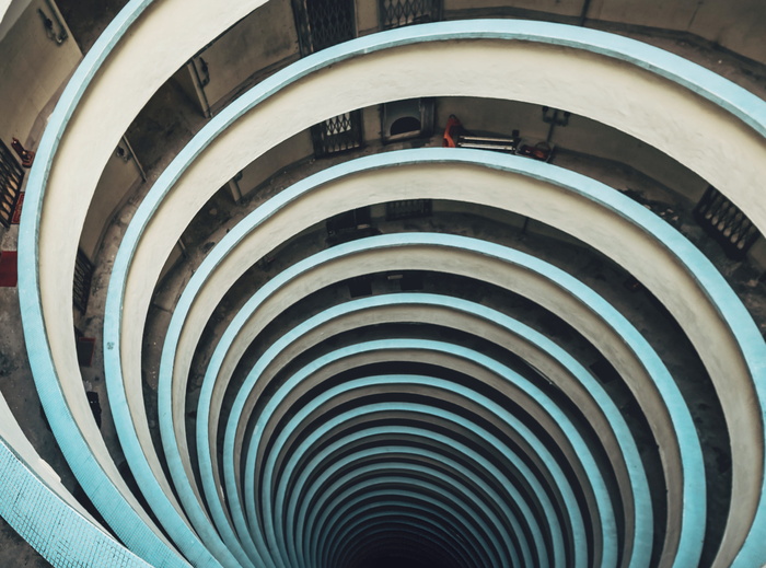 白色混凝土建筑，图案，螺旋，建筑，建造结构，设计，没有人，形状