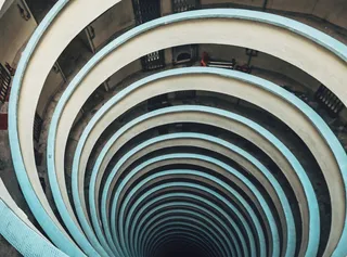 白色混凝土建筑，图案，螺旋，建筑，建造结构，设计，没有人，形状