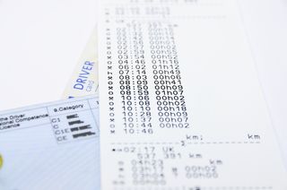 数字打印，卡车驾驶员，公里数，打印，驾驶记录，驾驶员休息，测速仪，行车记录仪