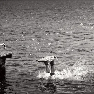 黑白、looking、traunsee、austria、fun、watersport、jumping、feet 黑白、looking、traunsee、austria、fun、watersport、jumping、feet