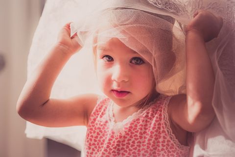 罗马尼亚，布加勒斯特，洗礼，女孩，爱，分享，美丽，面纱