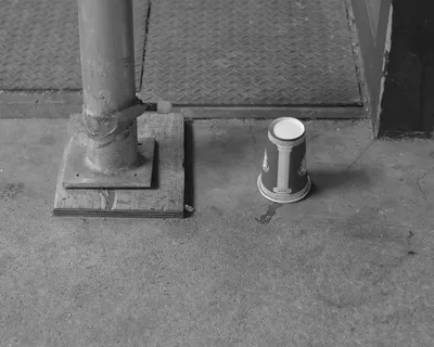 机器、锡罐、罐、地板、圆筒、垃圾桶、扶手、栏杆