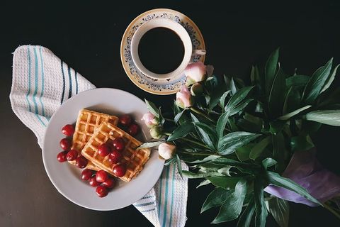 早餐,樱桃,咖啡,咖啡饮料,颜色,杯子,一杯咖啡,美味 早餐,樱桃,咖啡,咖啡饮料,颜色,杯子,一杯咖啡,美味