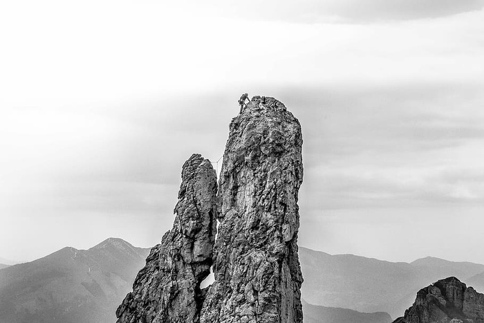 低角度摄影，岩石形成，自然，风景，山，云，天空